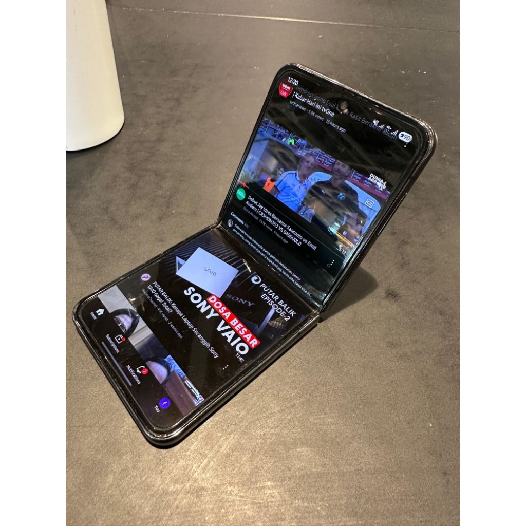 Samsung Galaxy Flip 4 8/512 Second