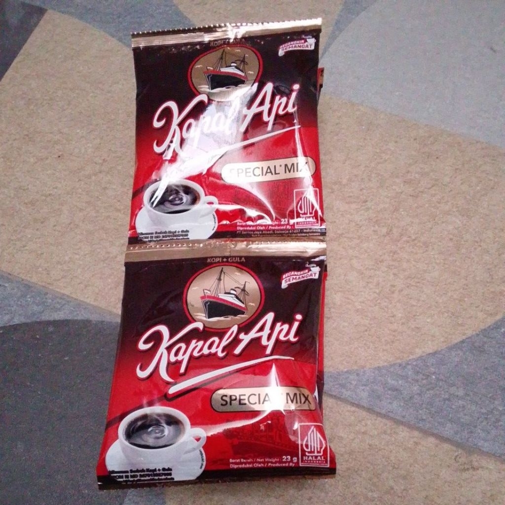 

Kopi Kapal Api special Mix 1 renceng isi 10