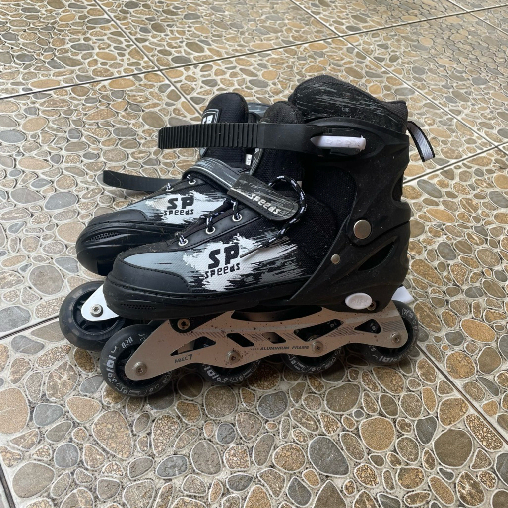 preloved sepatu roda speeds L 37-41