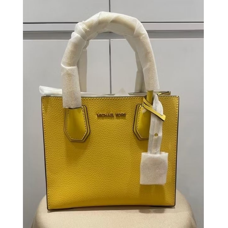 (Original Butik) MK Mercer Medium Messenger Leather- Golden Yellow