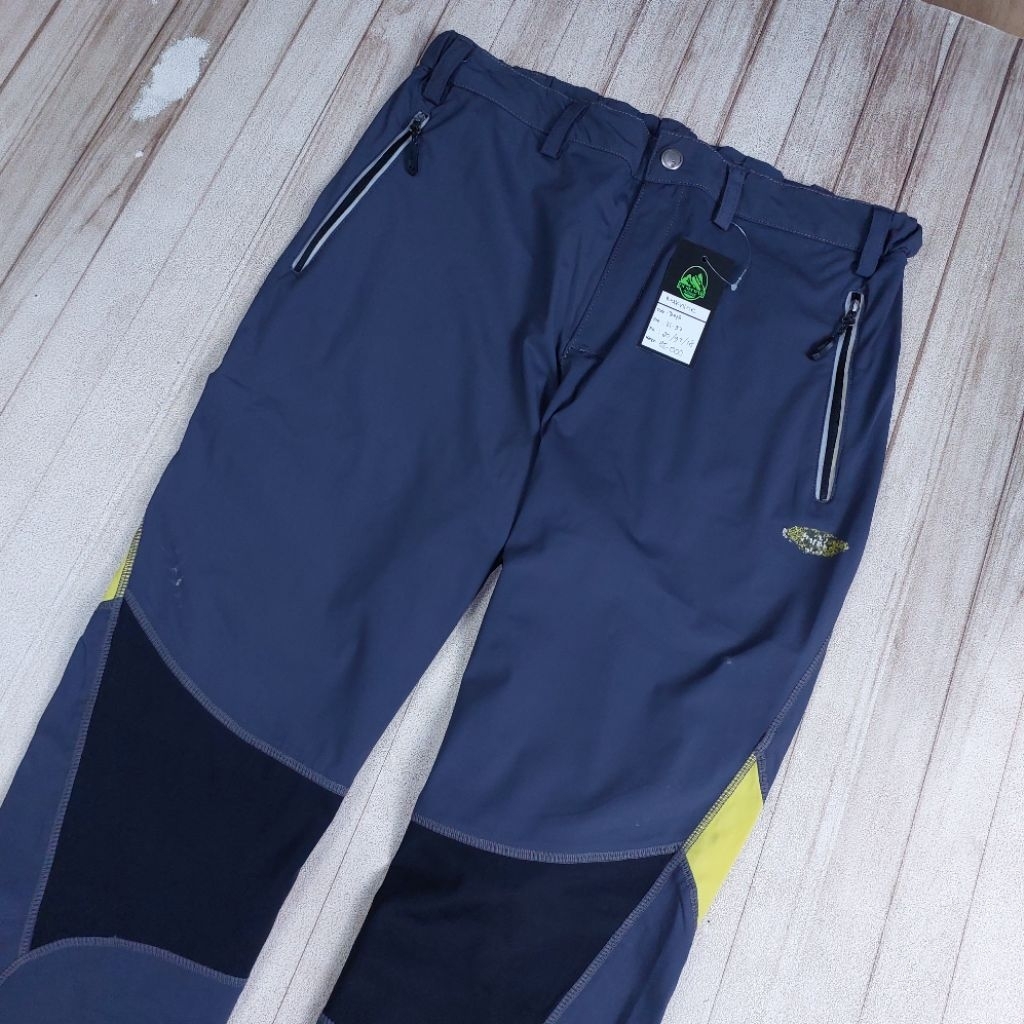NAKNINE size 31-32 celana gunung outdoor second original