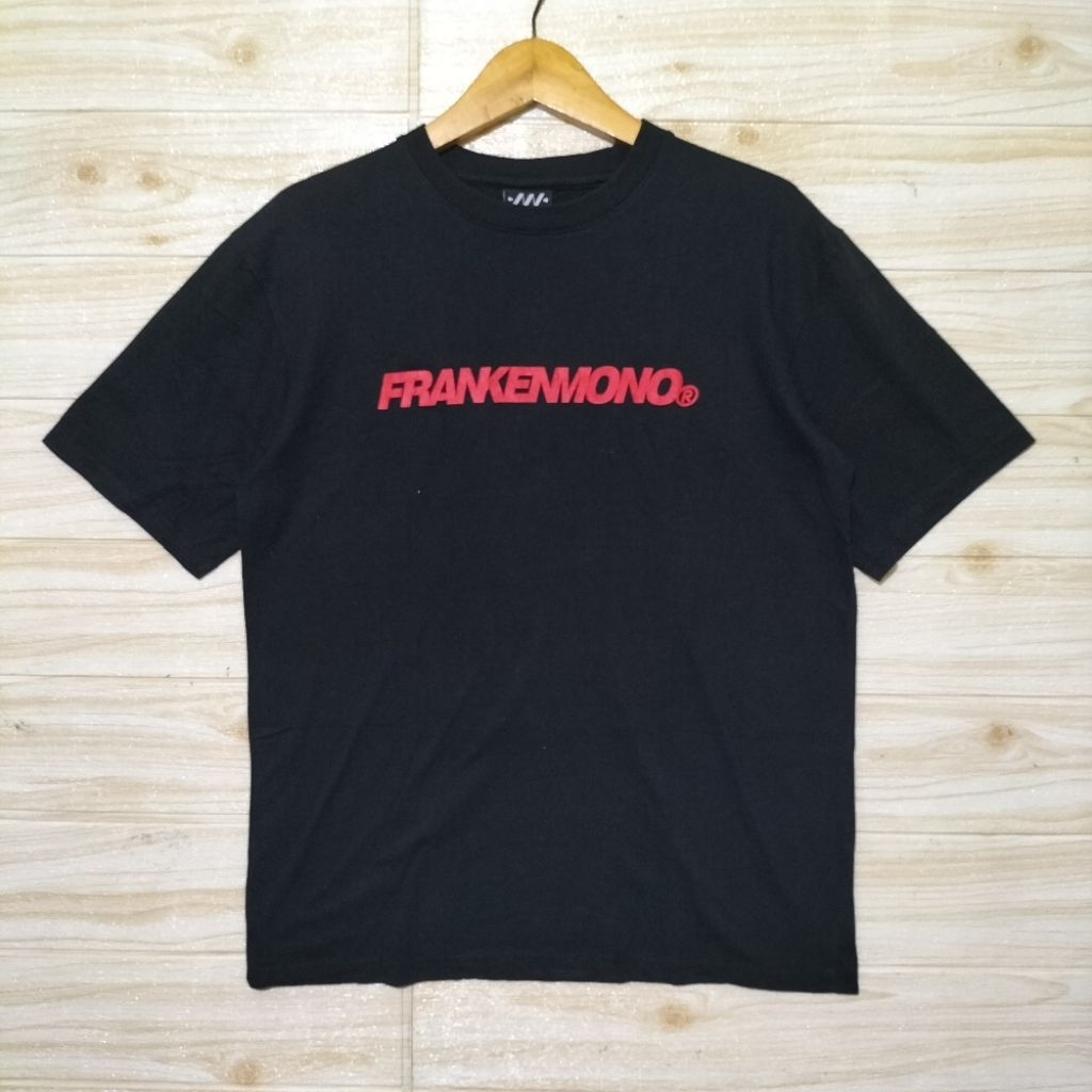 1021. T shirt Kaos Franken Mono Size M P69  LD104