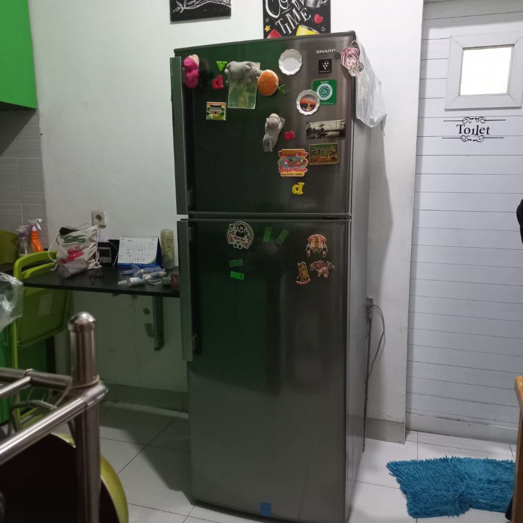 Kulkas sharp 2 pintu bekas