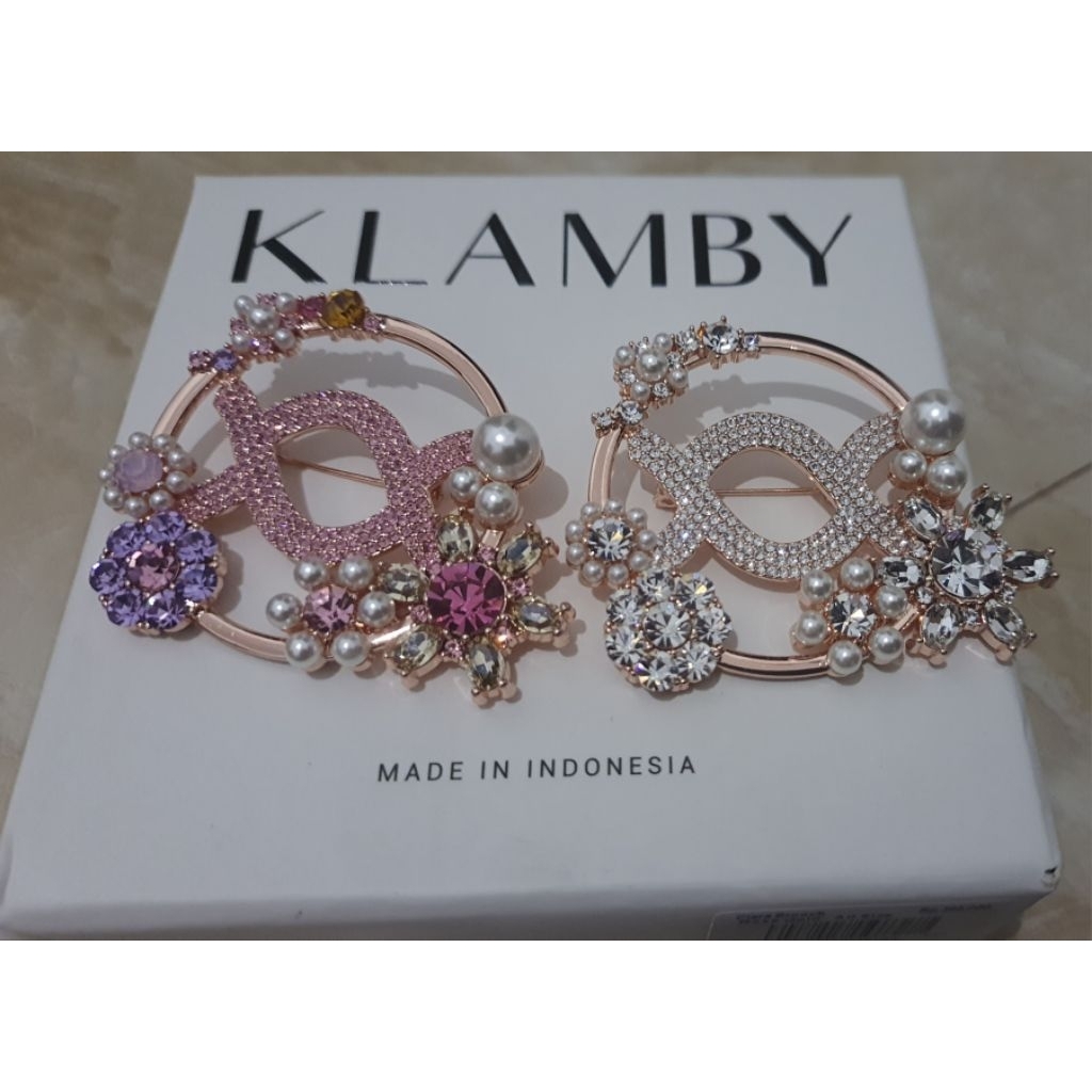Wearing Klamby Giana Brooch