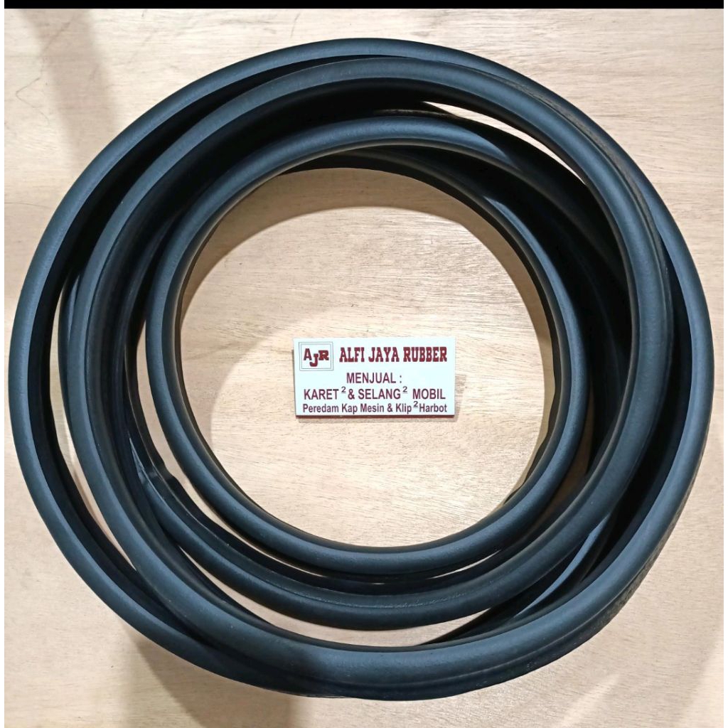 Karet Pintu Belakang / Bagasi Mobil Kijang Kapsul / Efi