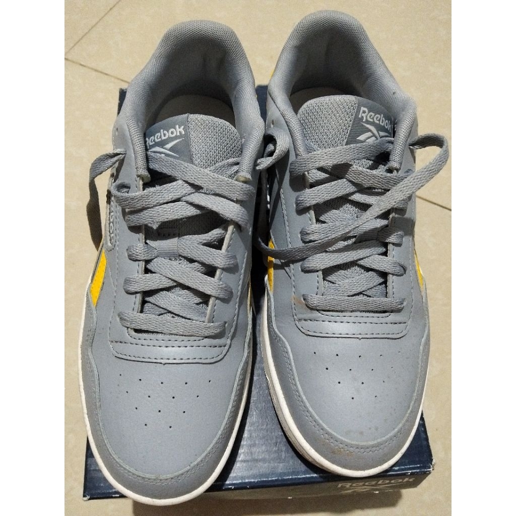 sepatu Reebok royal grey