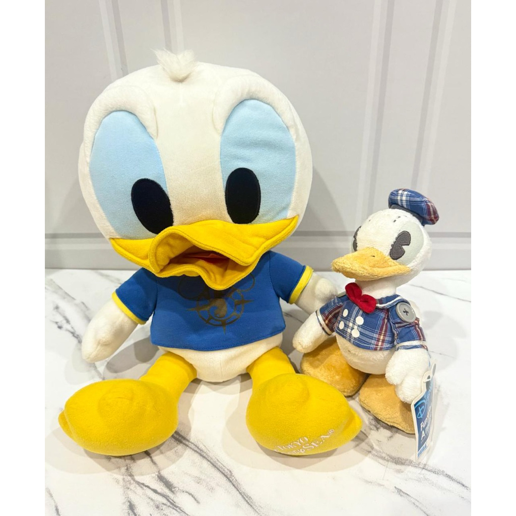 Boneka Plushie Donald Duck Baju Biru Tokyo Disney Sea & Donald Duck Kancing Sega