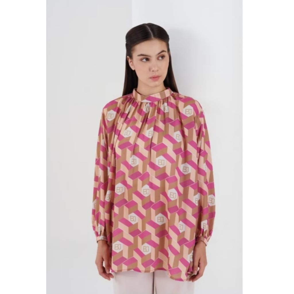 benang jarum x shopee arnia monogram blouse size L