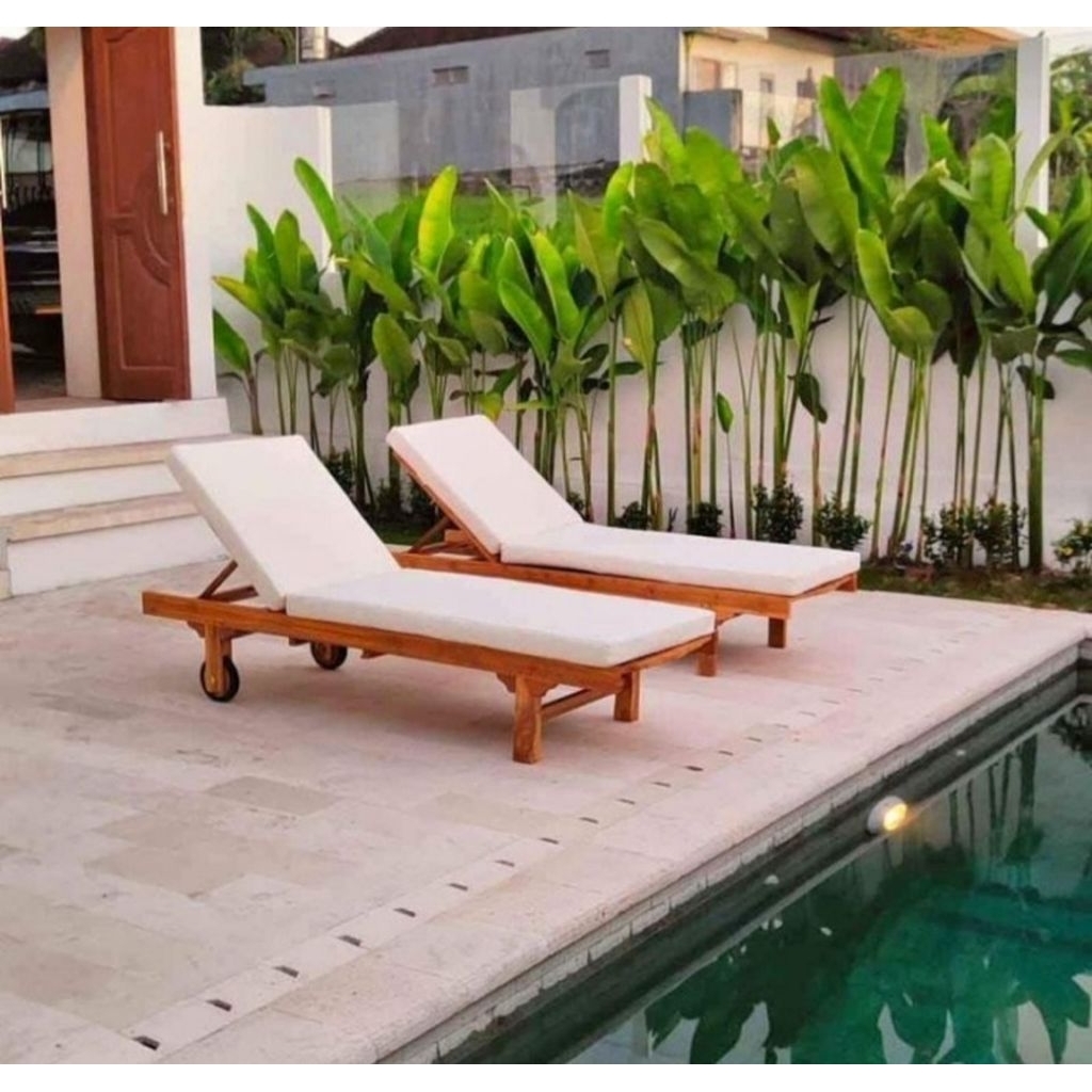 KURSI KOLAM RENANG KURSI PANTAI KURSI SANTAI KURSI BERSANTAI KAYU JATI-FINISHING JEPARA