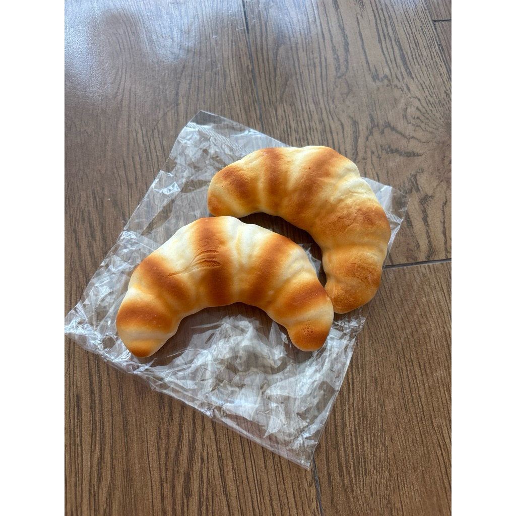 SQUISHY CHINA CROISSANT