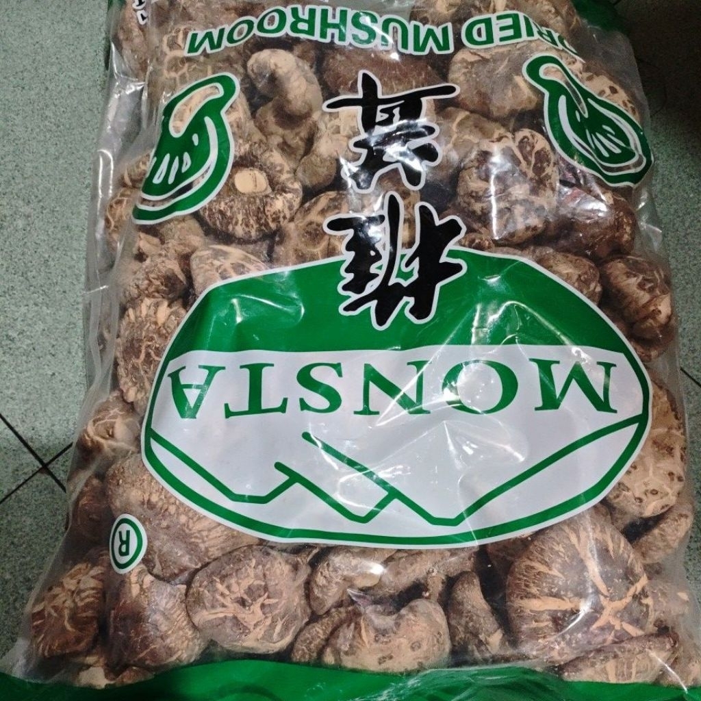Hioko , hio ko kering, jamur Shitake hioko monsta ukuran jumbo