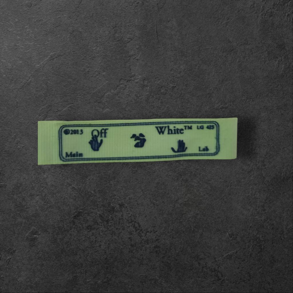 label off white rubber karet label atas