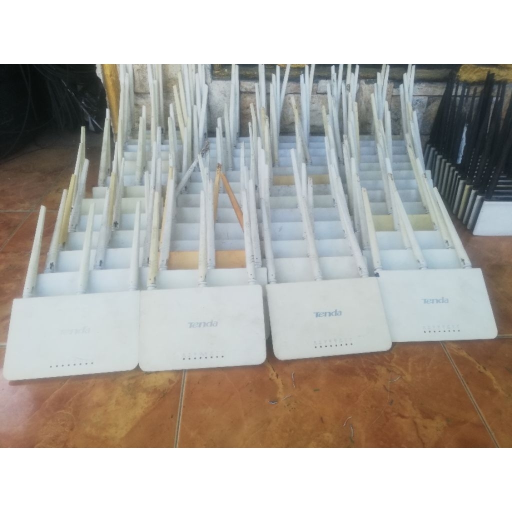 Router Tenda F3
