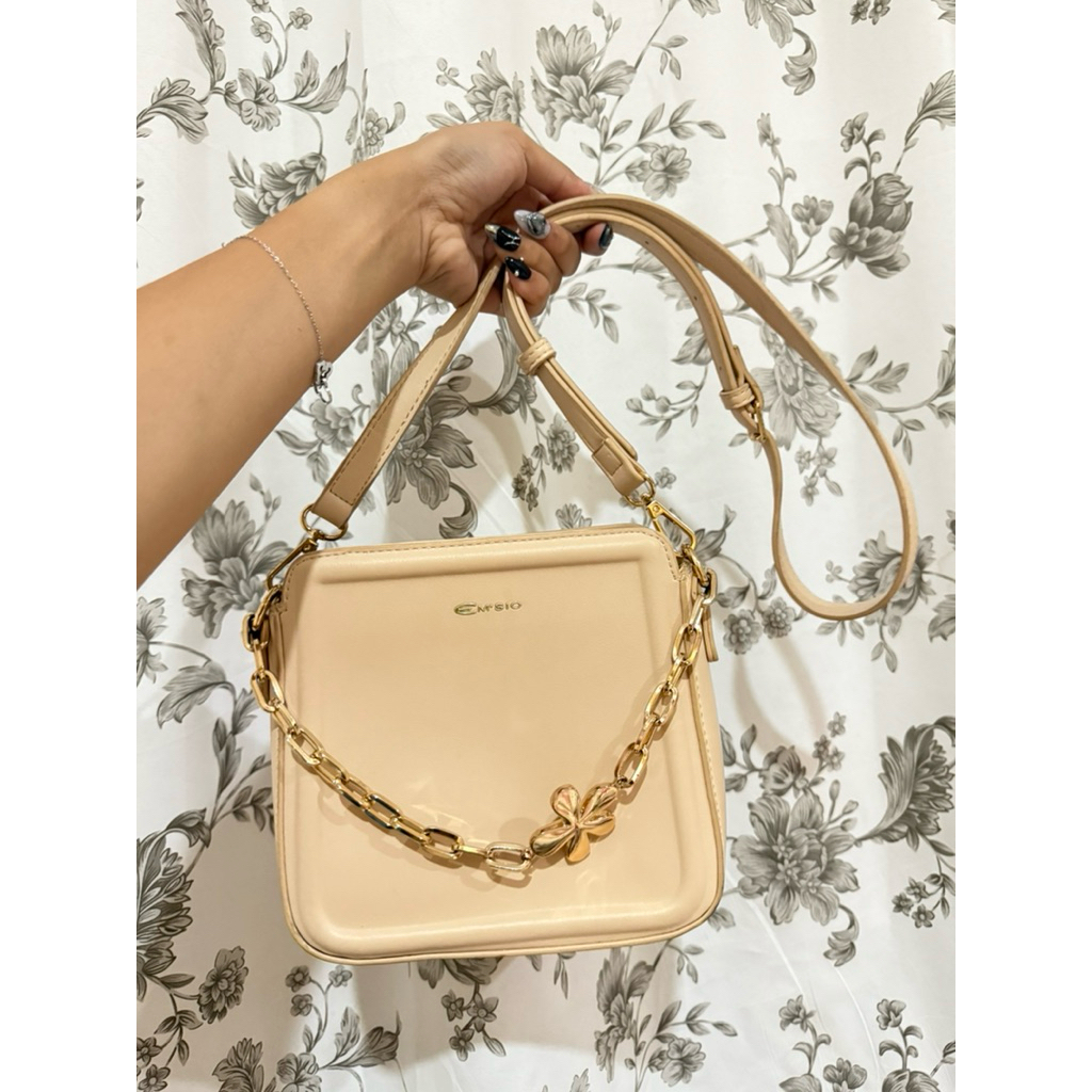 PRELOVED Emsio ELIZABETH Sling bag Tas Selempang Krem Cream Ivory