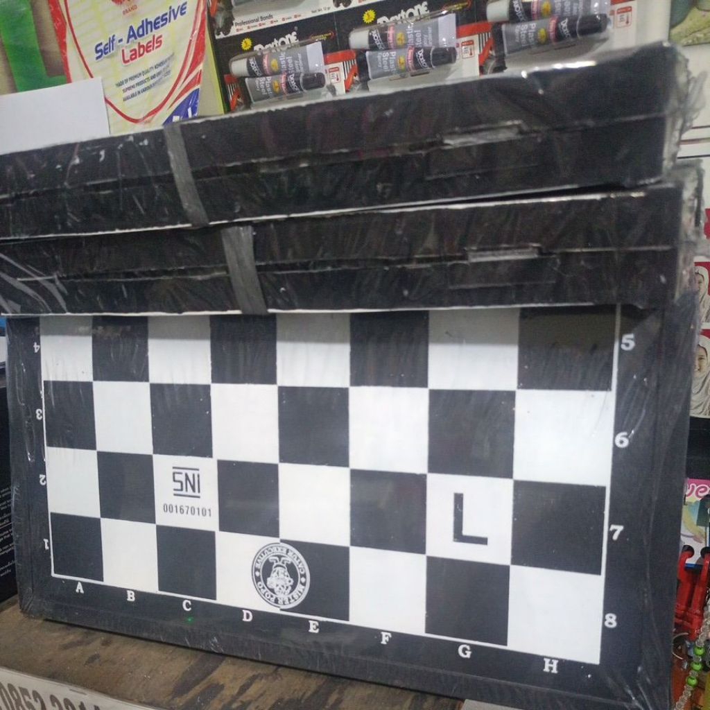 catur plastik ukuran L