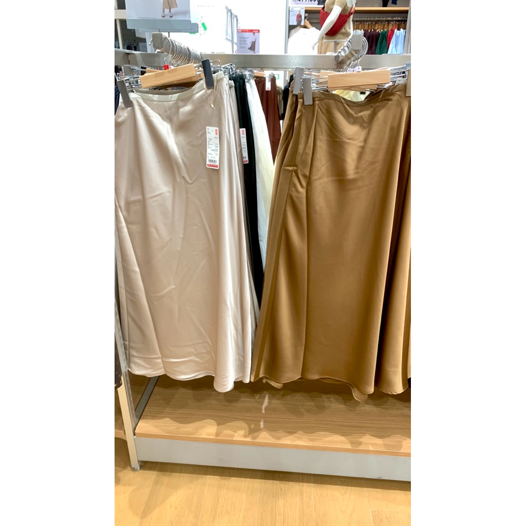 [JASTIP] Uniqlo - Rok Satin - FREE PAPERBAG UNIQLO