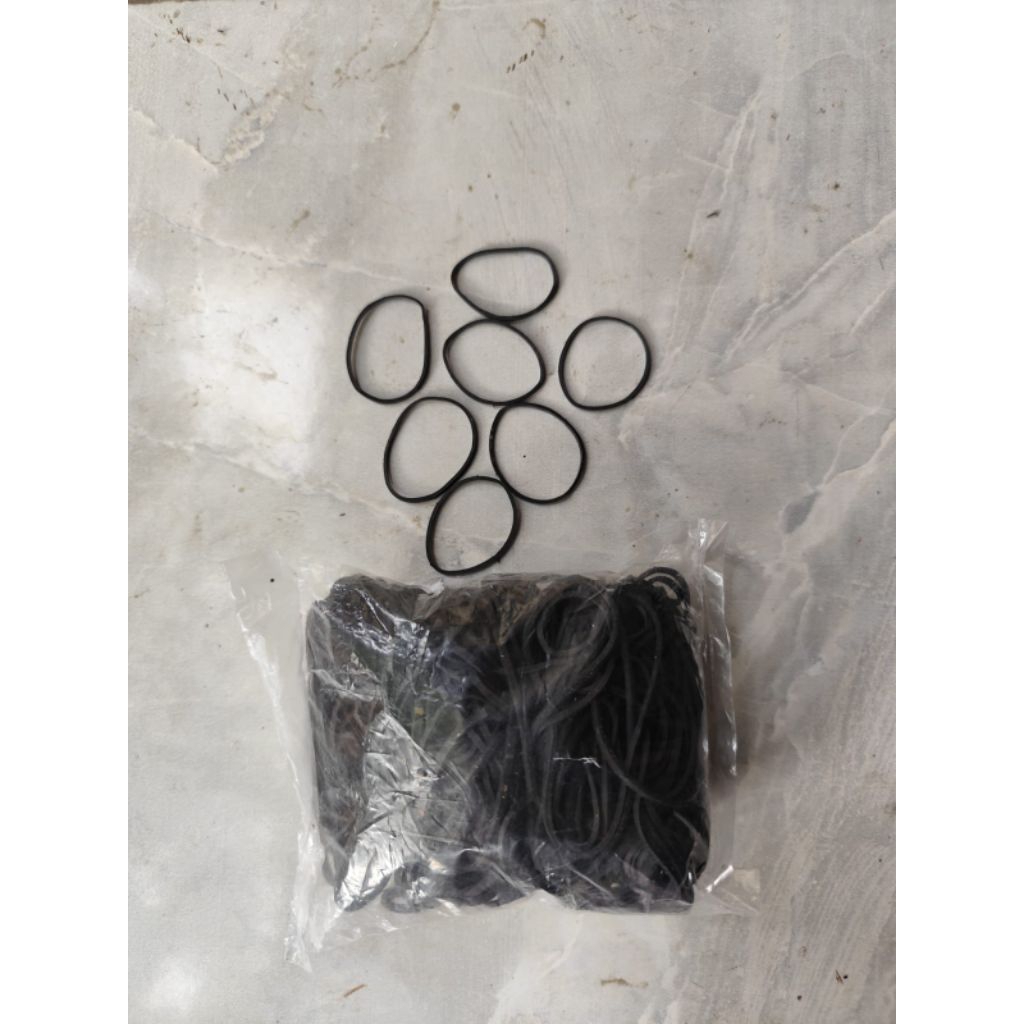 

Karet Gelang Hitam Kecil (100gram)
