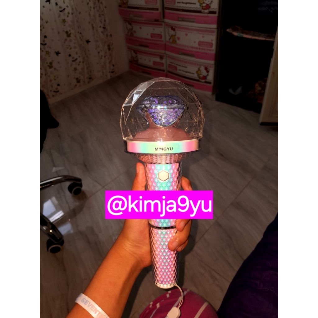 lightstick seventeen v2 official (preloved)