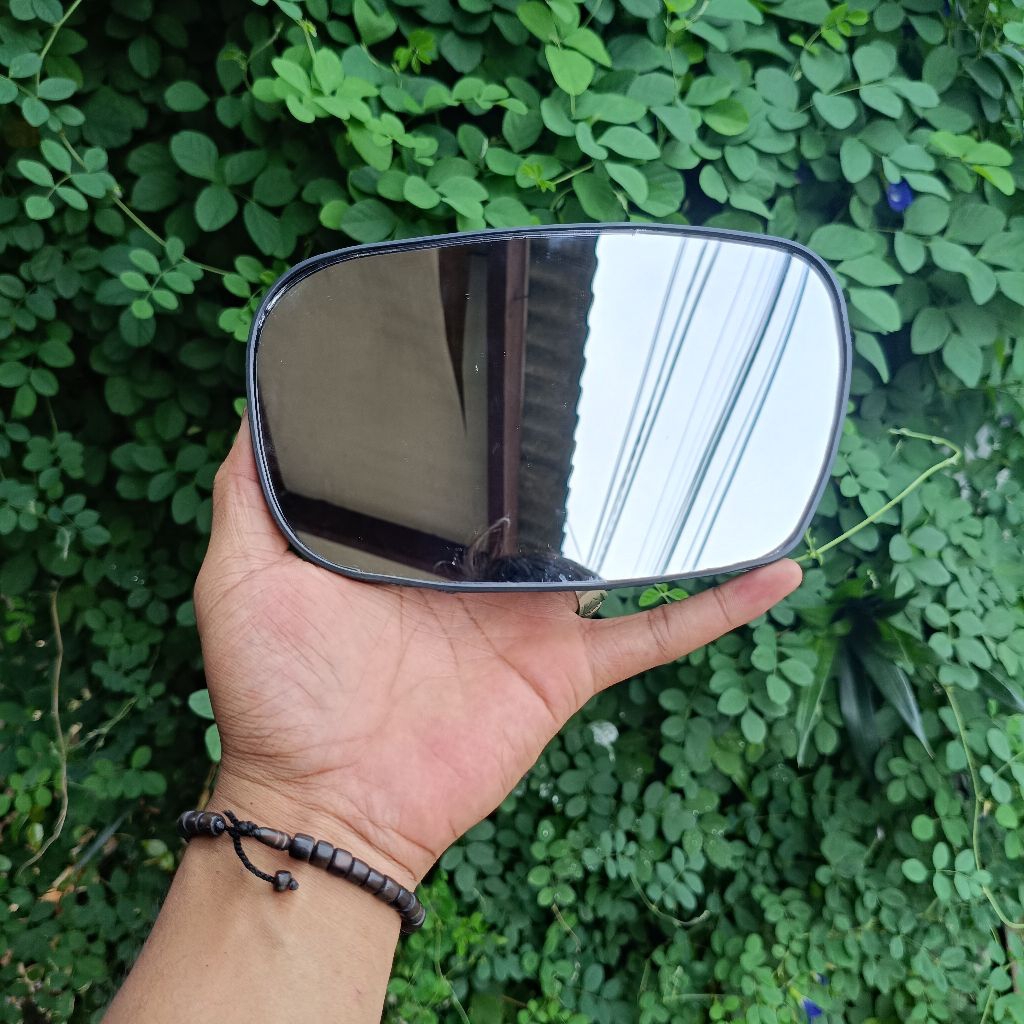 KACA SPION AVANZA VVTI 2004 - 2011 ORIGINAL