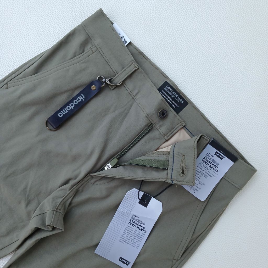 Ievi's xx Chino Standard Taper Tech Green Olive