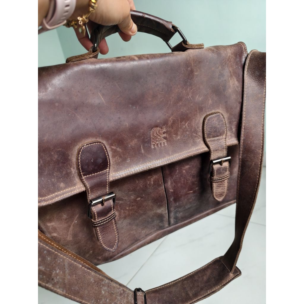 Raven Tas Kulit preloved kondisi masih sangat bagus