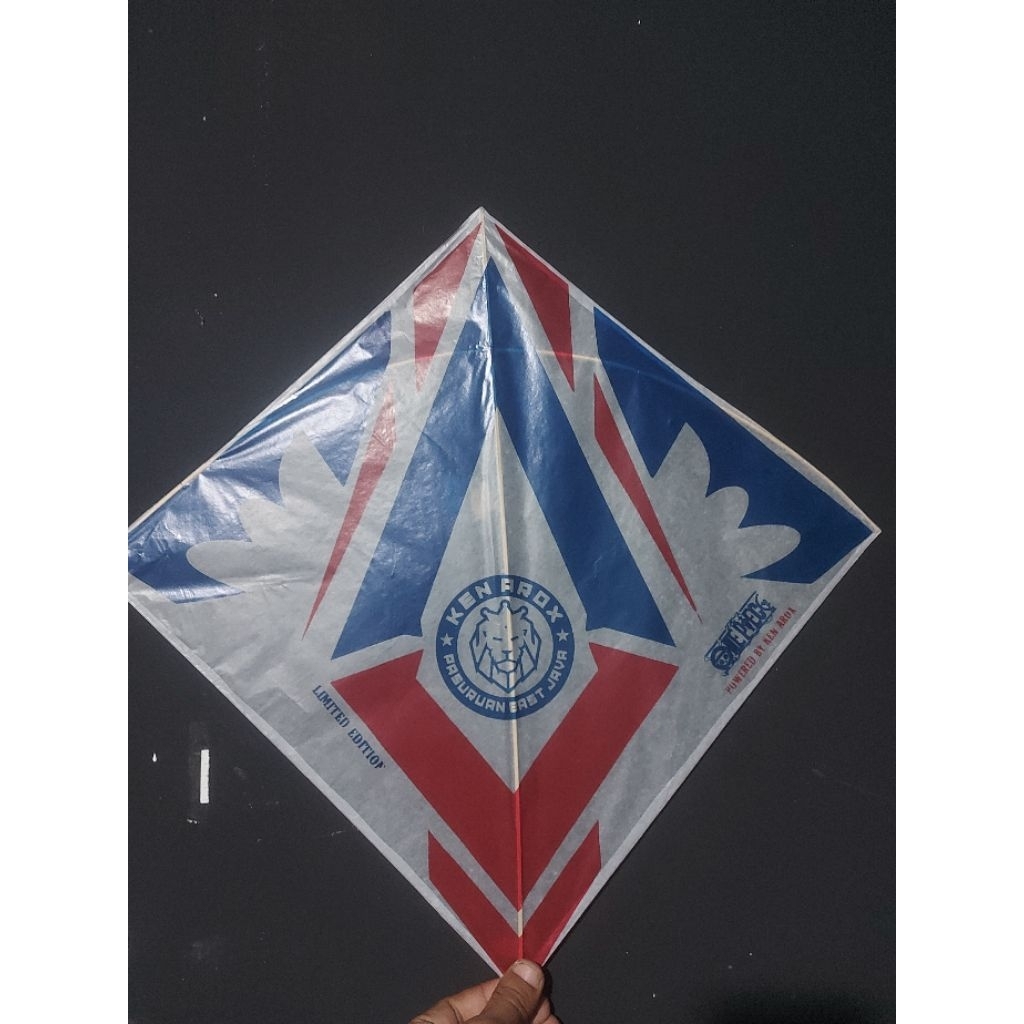 layangan sukoi turnamen