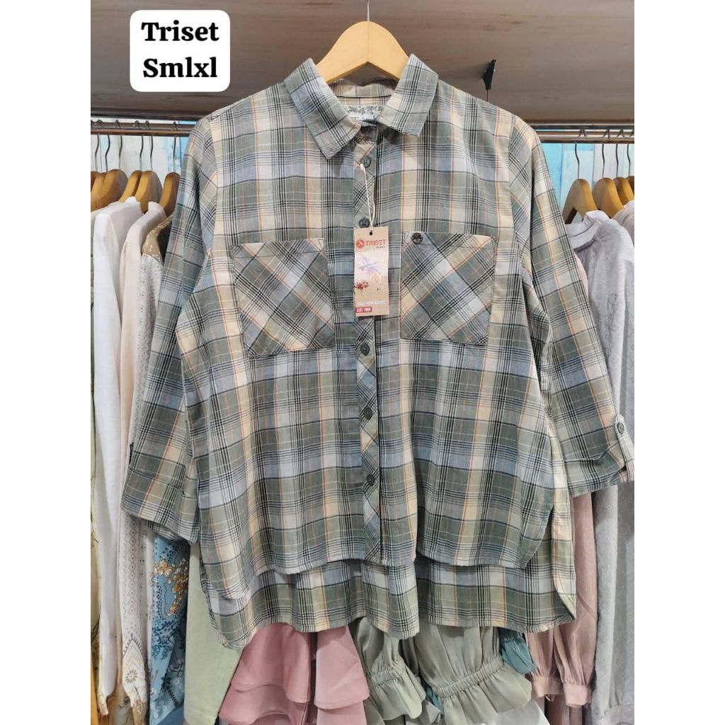 Triset kemeja wanita