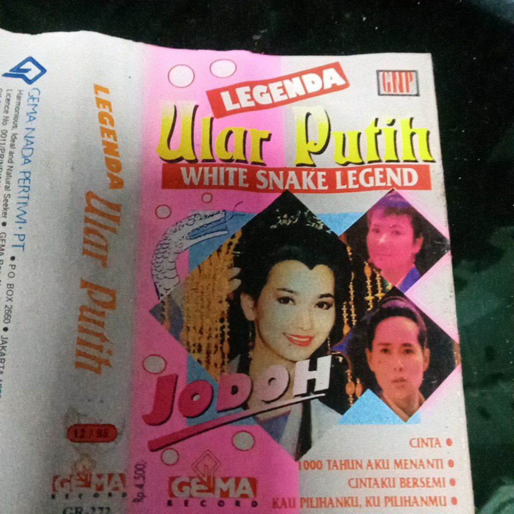 kaset pita LEGENDA ULAR PUTIH M098