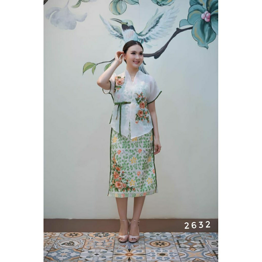 Kimono Viscose Hijau Putih Bordir Batik