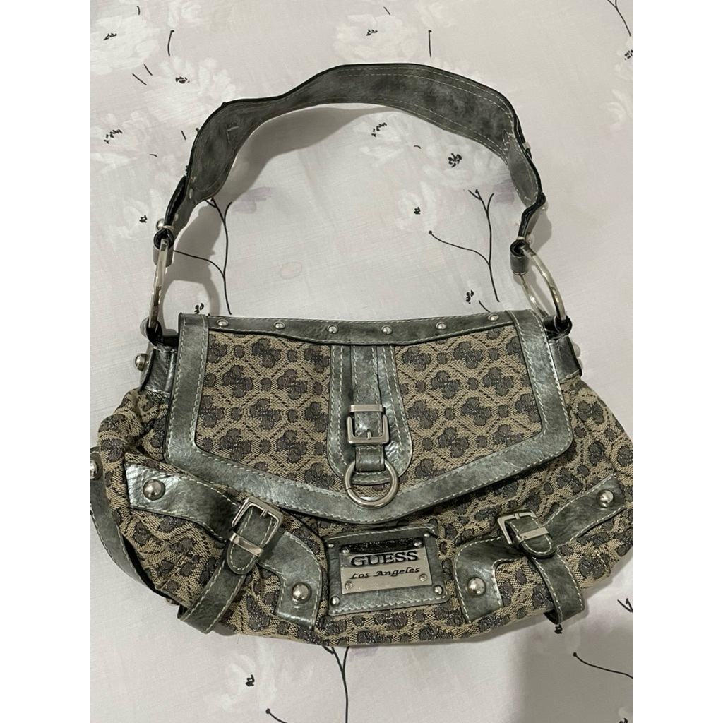 Tas wanita perempuan merk Guess ori preloved