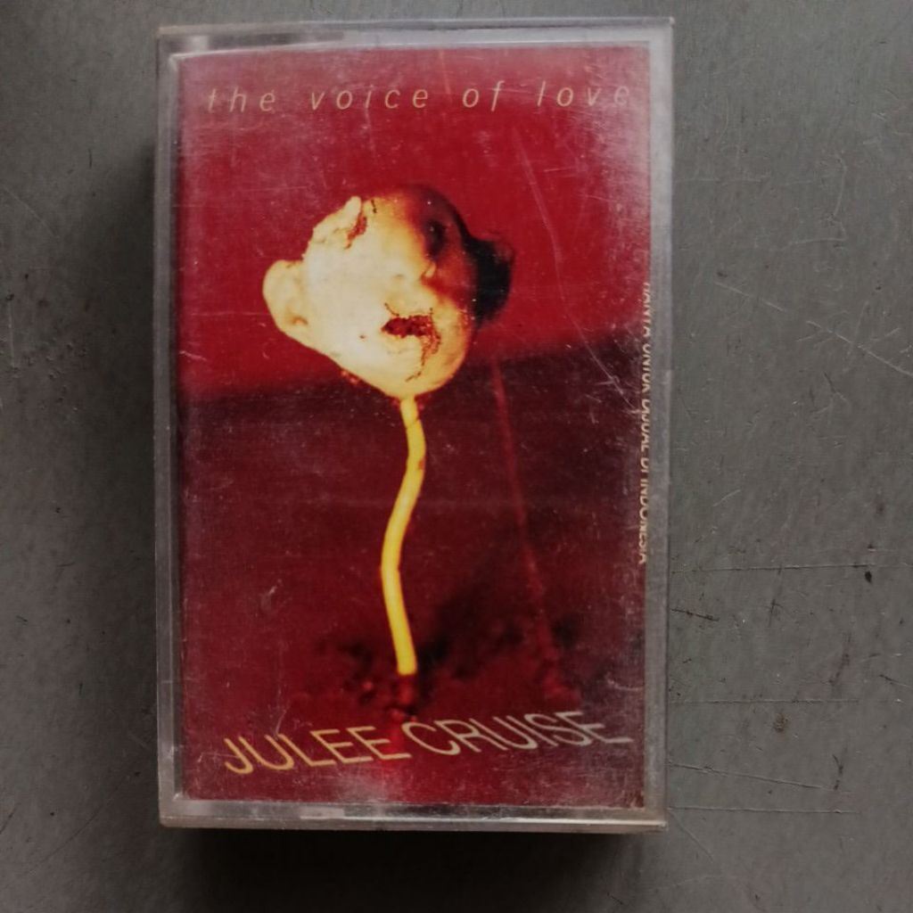 kaset lagu Julee Cruise - The Voice of Love