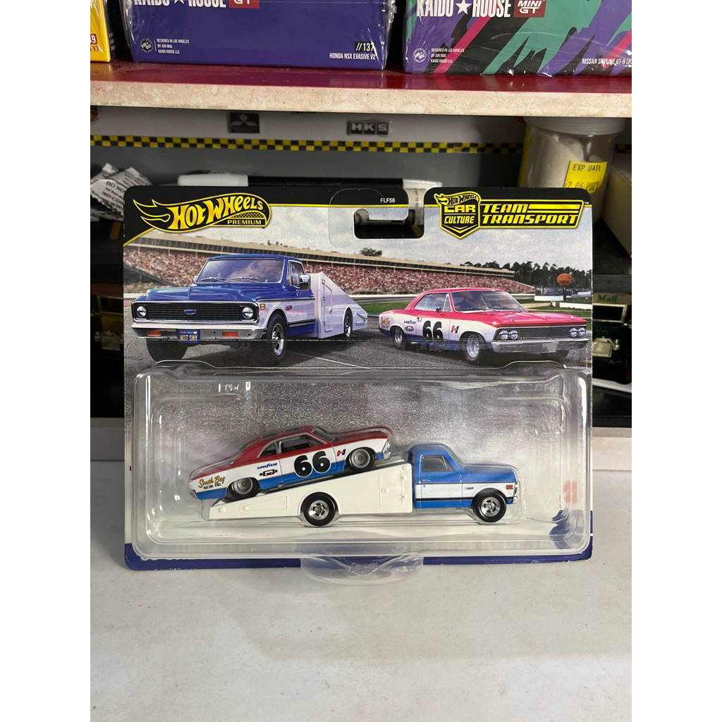 Hot Wheels Team Transport 66 Chevelle & 72 Chevy Ramp Truck