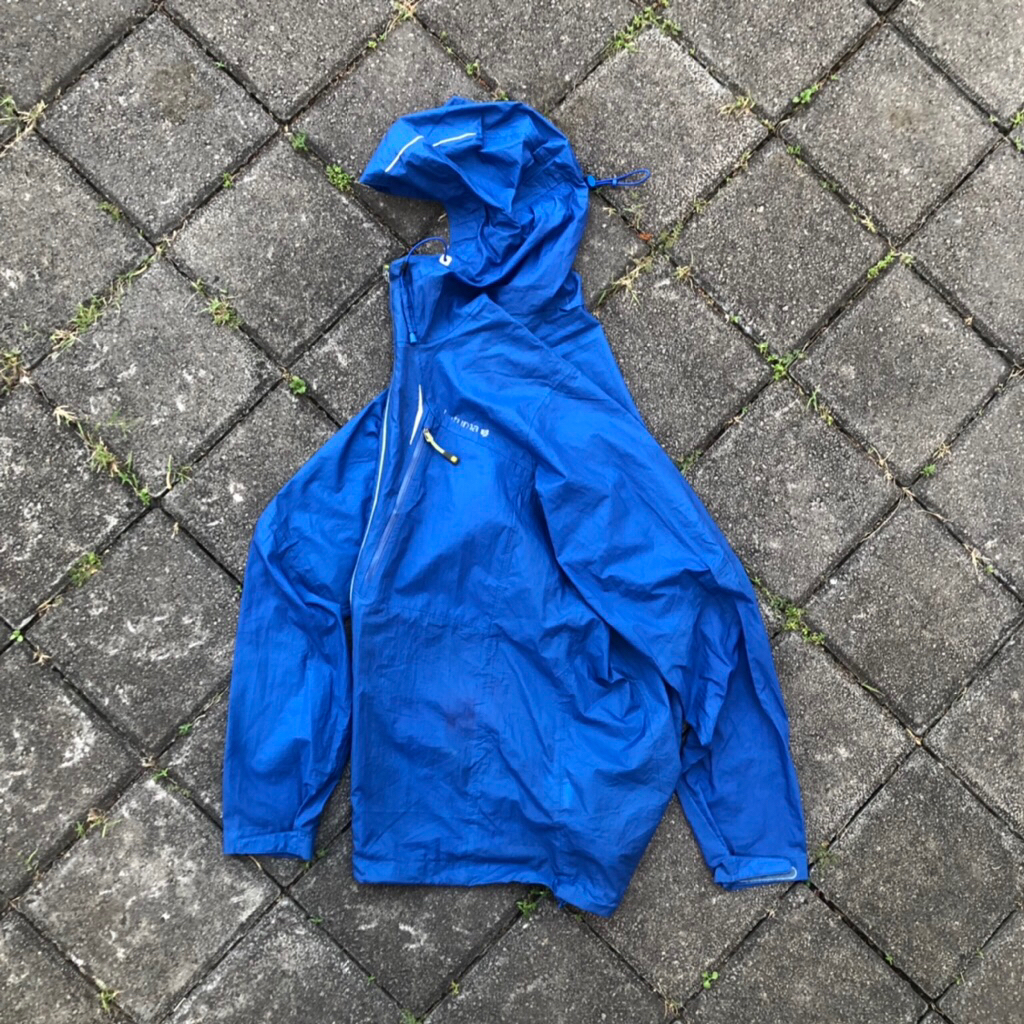 outdoor lafuma gorpcore waterproof second bekas not arcteryx