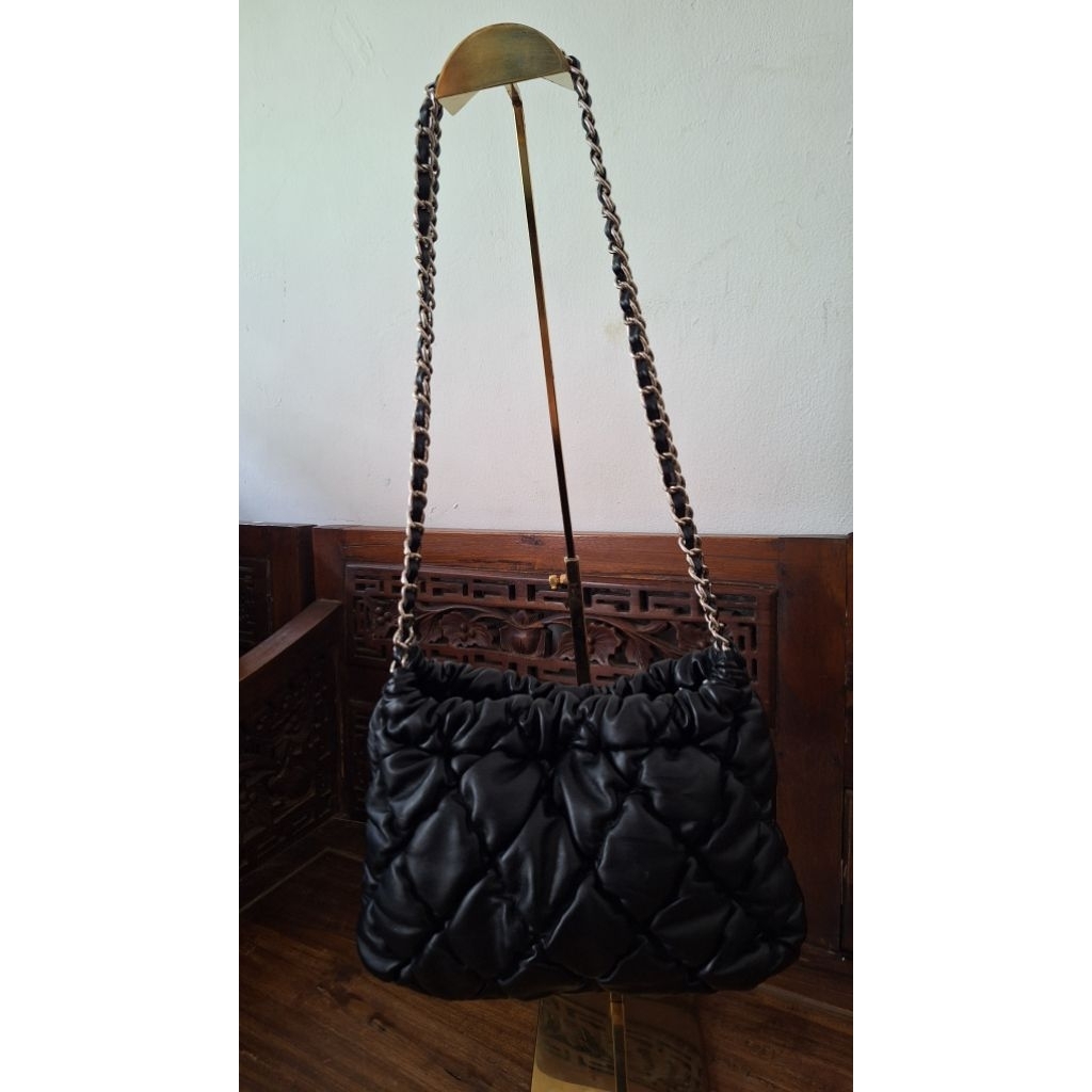 Preloved Tas Rantai tas slempang glossy