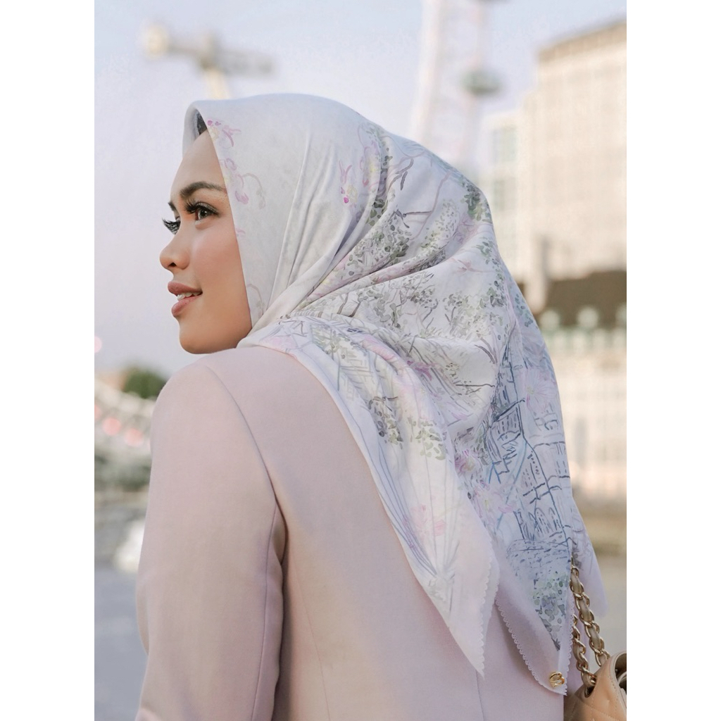 Buttonscarves EDP Holiday Berry Bean dan AS IS British 1.0 White