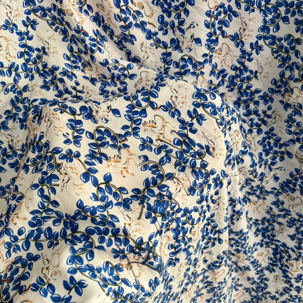 Kain ceruty  motif bunga kecil / kain seruti bahan kebaya /bahan gamis