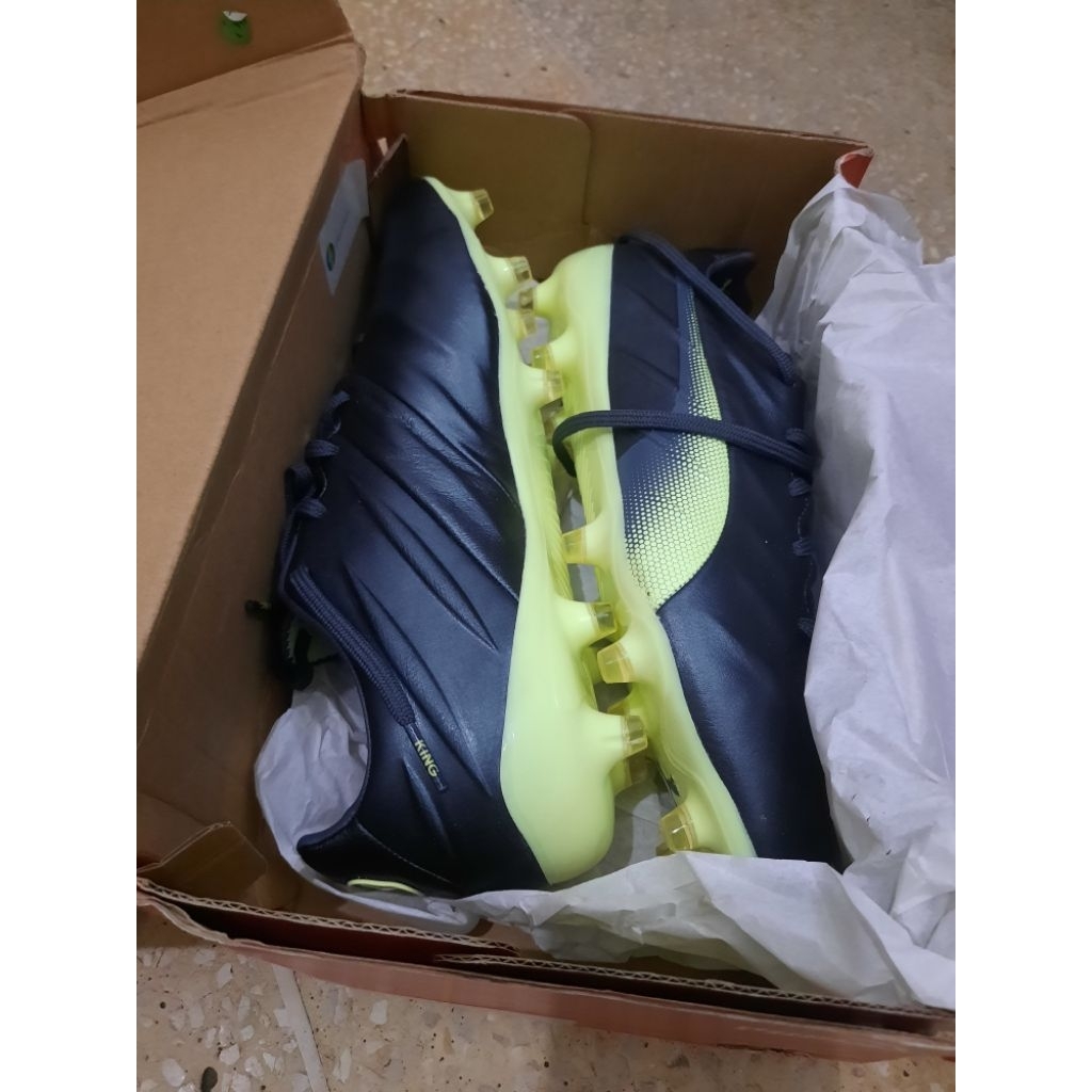 sepatu sepakbola PUMA KING PLATINUM 21 FG