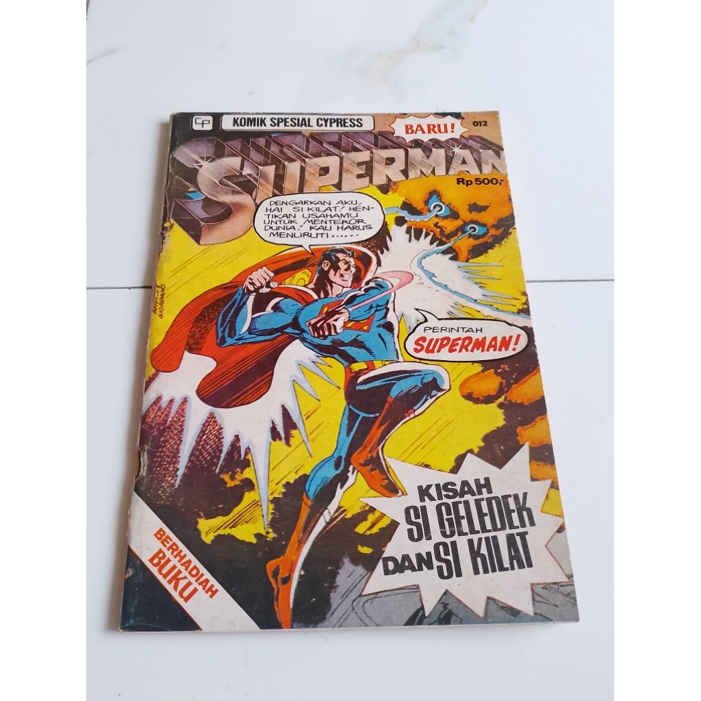 Komik Superman Cypress