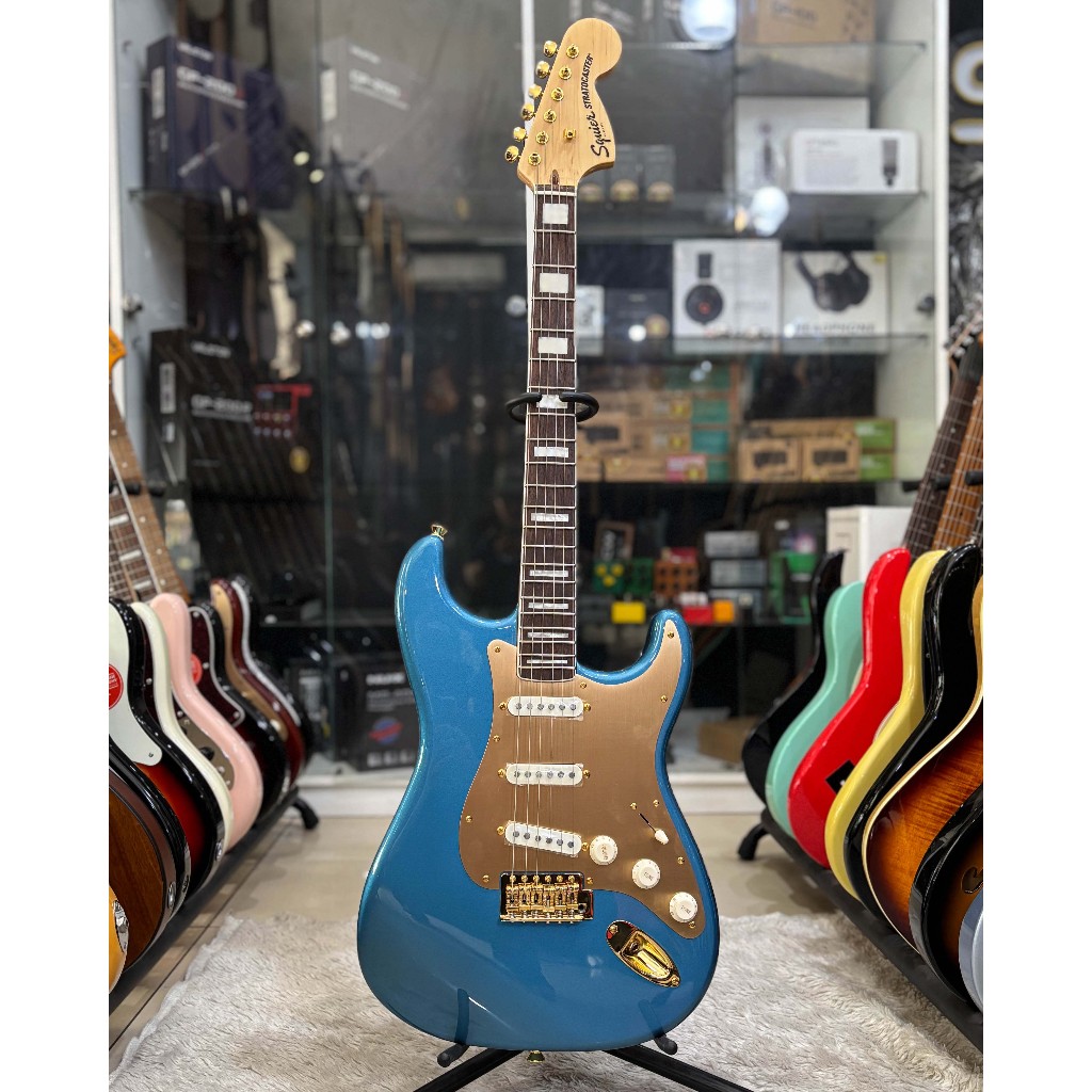 Squier 40TH Anniversary Gold Edition StratocasterLake Placid BlueMade In Indonesia