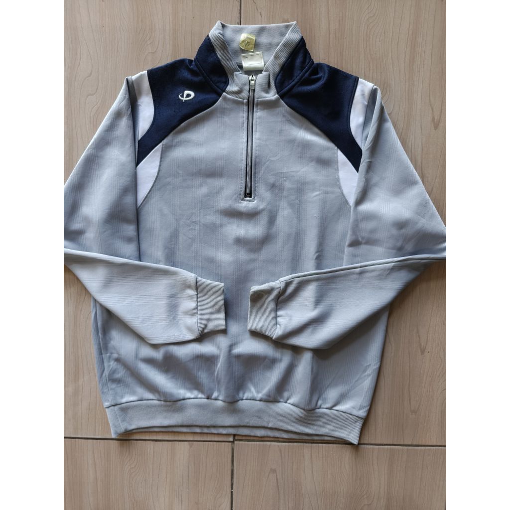 Tracktop Jacket Halfzip Merek Kanko Warna Abu Muda Lis Navy Bahan Lotto Size L Boxy Vintage Sablon B