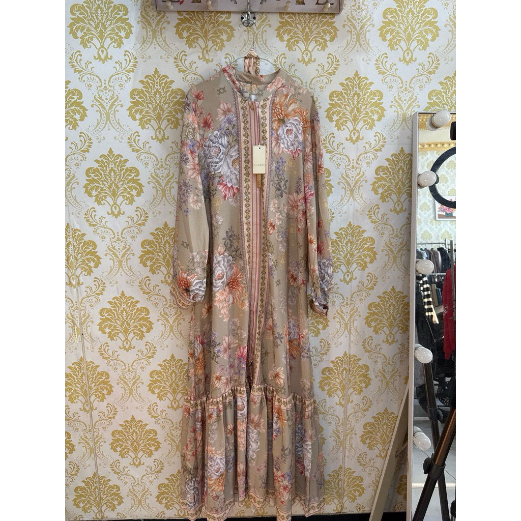 sagara dress wearing klamby