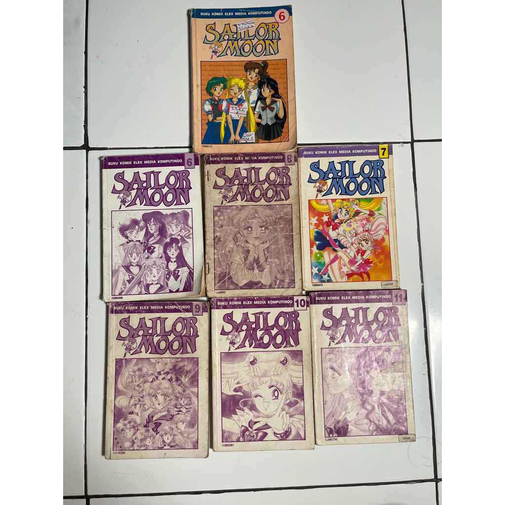1 bundling isi 7 KOMIK SAILORMOON