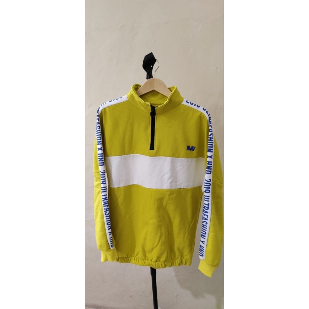 halfzip istimewah crewneck