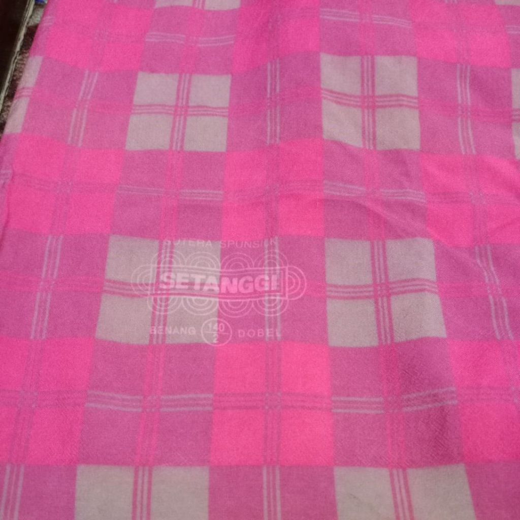 sarung bhs setanggi jadul (second), minus noda dan kelunturan samar