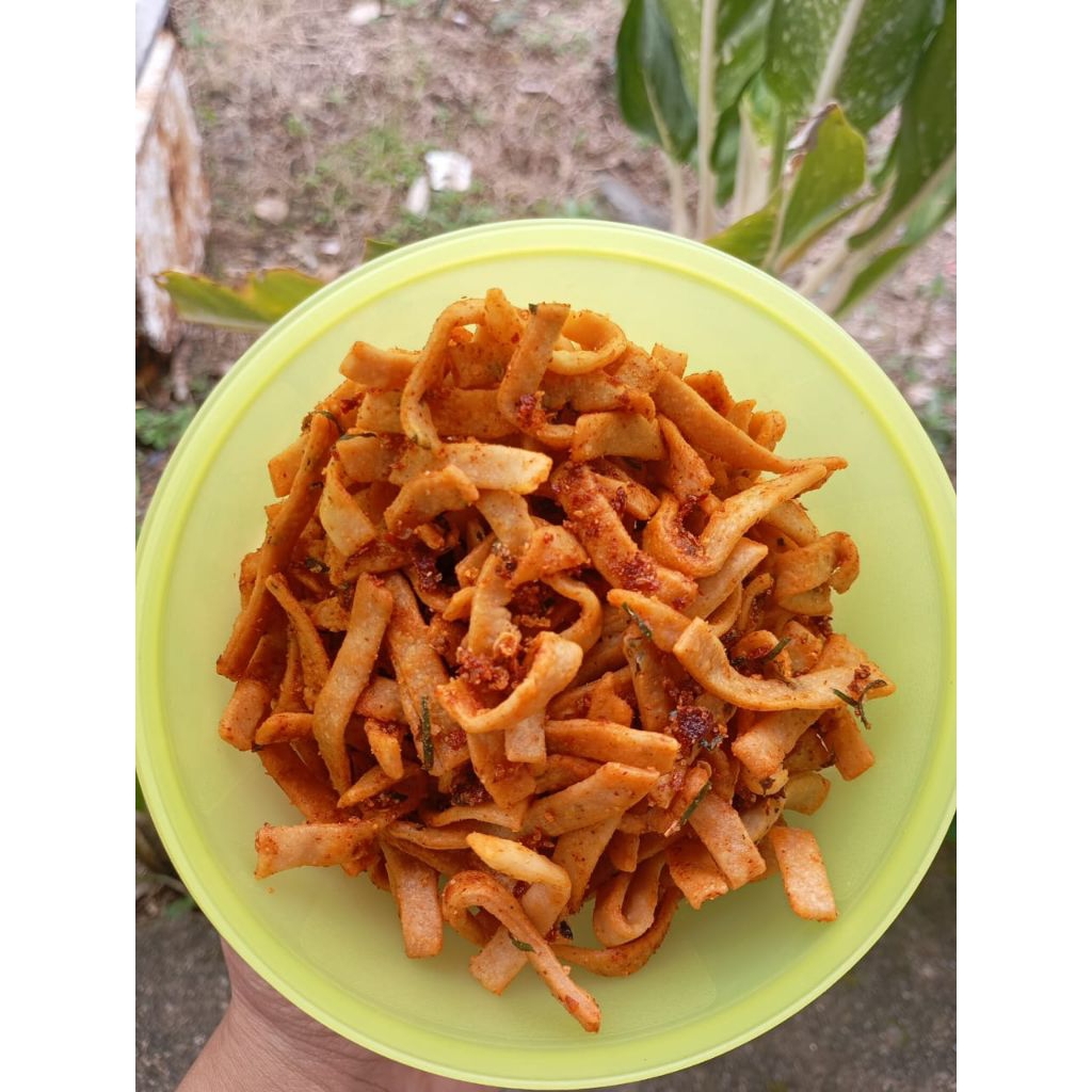 

KUE BAWANG PEDASS GURIH / CEMILAN / SNACK RINGAN / SNACK KINOY / NETTO 250 GR 500 GR 1 KG