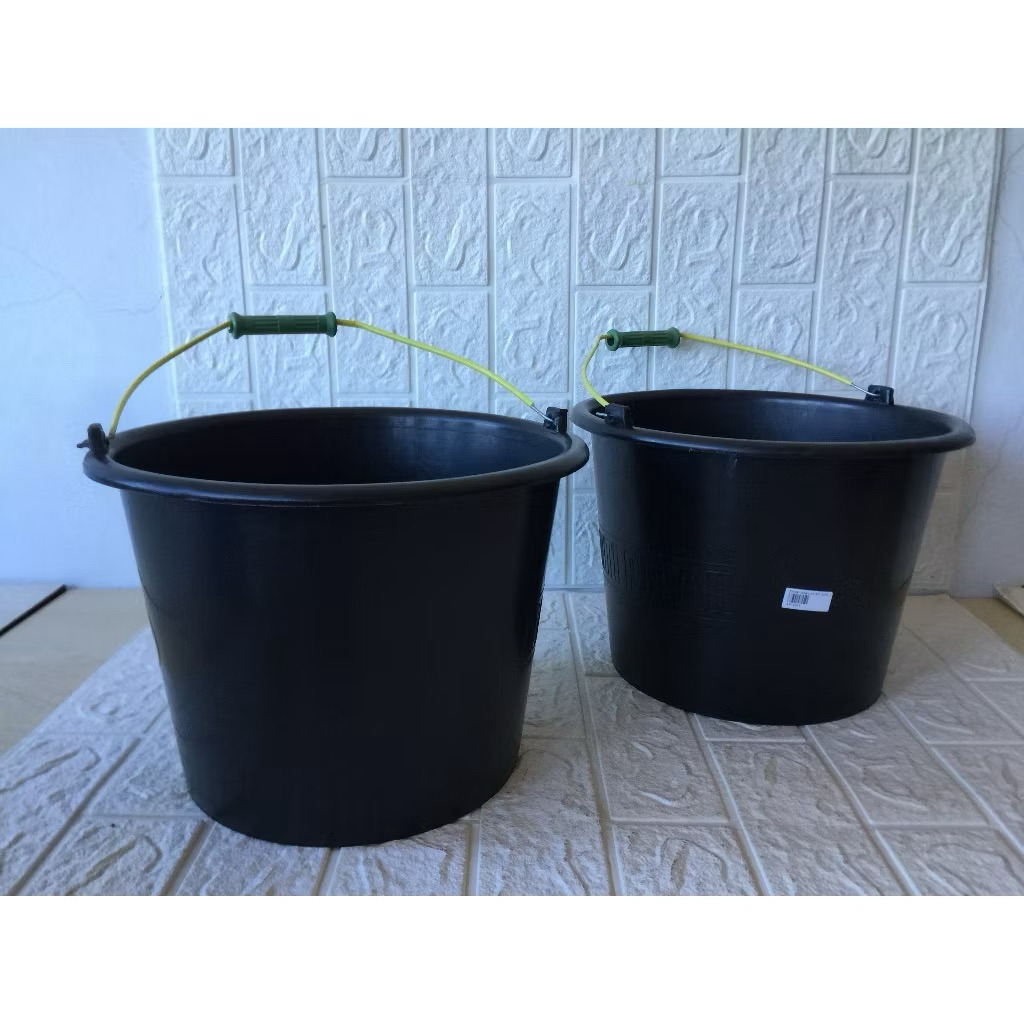 Ember Cor 20 Hitam ( Bahan Plastik )