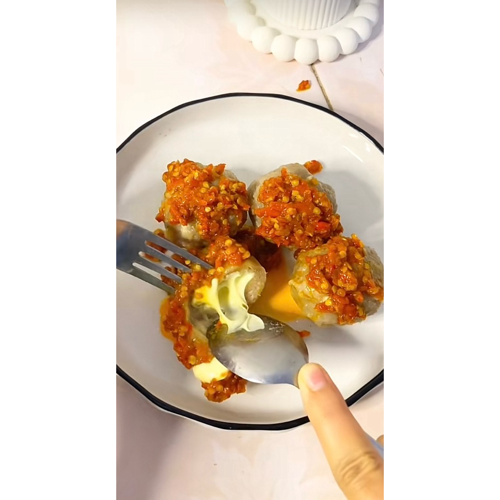 

Bakso Keju 4 Jumbo + Free sambal pedas + Free bumbu kuah taichan