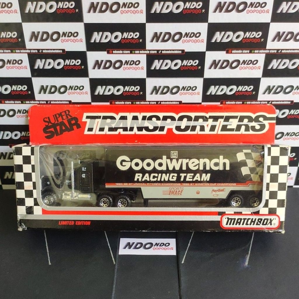 Matchbox Super Star Transporters Nascar Goodwrench Racing Team #3 Dale Earnhardt