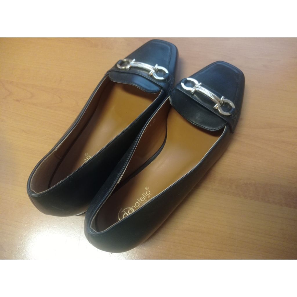 Sepatu formal wanita Donatello