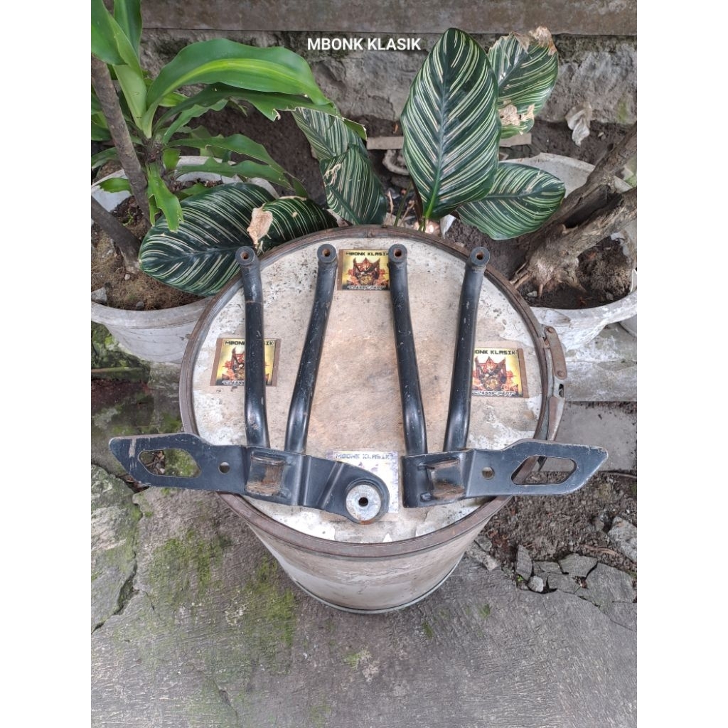 foot step belakang r15 v2 ORIGINAL footstep belakang r15 v2 postep r15 v2 foot step belakang yamaha 